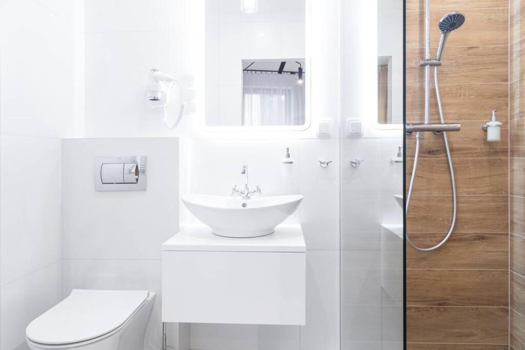 Househost Apartment: Miodowa 42/8B Street 克拉科夫 外观 照片